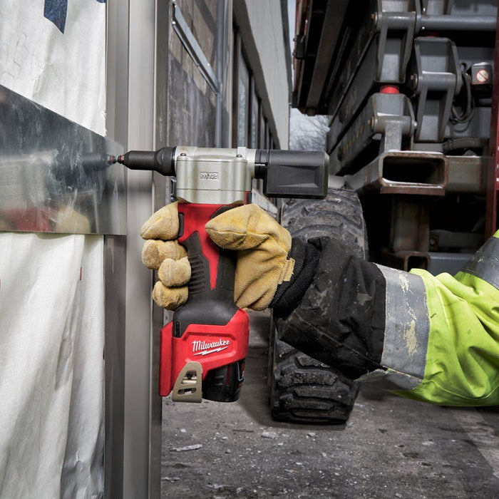 Milwaukee M12 Cordless Rivet Gun M12 BPRT-0