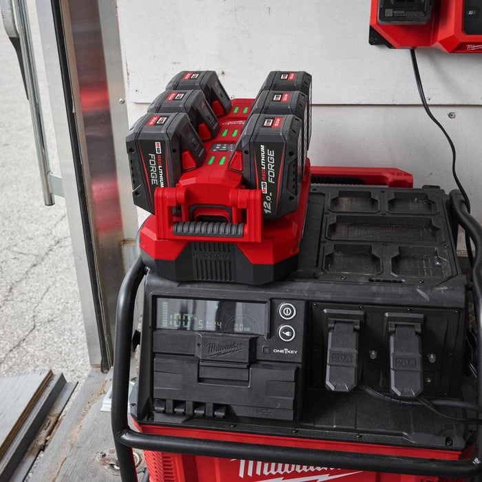 Milwaukee | Mobile PACKOUT Six Bay Rapid Charger M18 MPC6