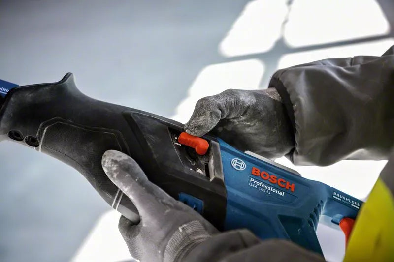 Bosch Professional | Cordless Sabre Saw GSA 185-LI-Toolcraft