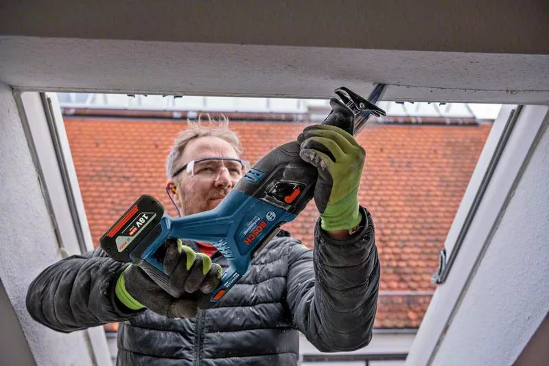 Bosch Professional | Cordless Sabre Saw GSA 185-LI