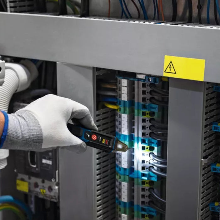 Bosch Professional | Noncontact Voltage Tester P 67 GVD 1000-17 (24 - 1000 Volt)