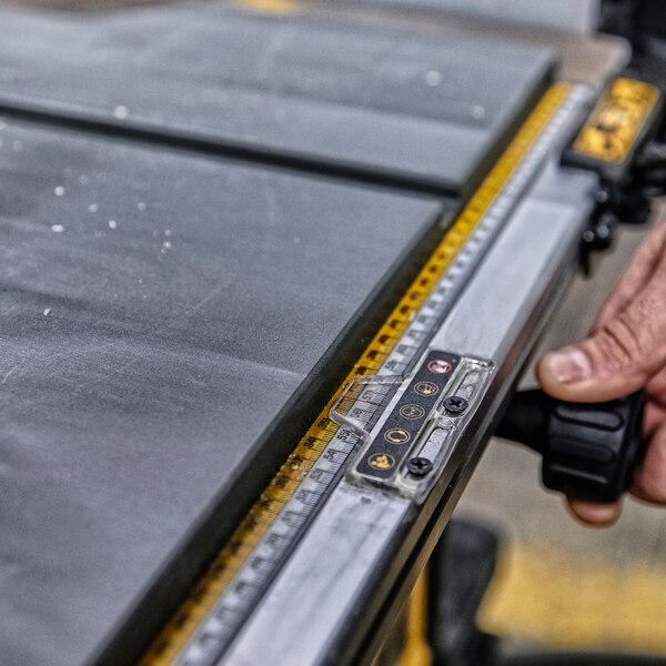 DeWalt | Table Saw 250mm 2000W-Toolcraft
