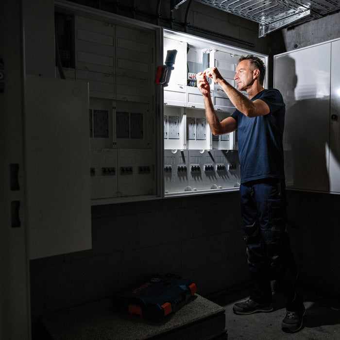 Bosch | Cordless Light GLI 18v-800 (Battery Excluded)