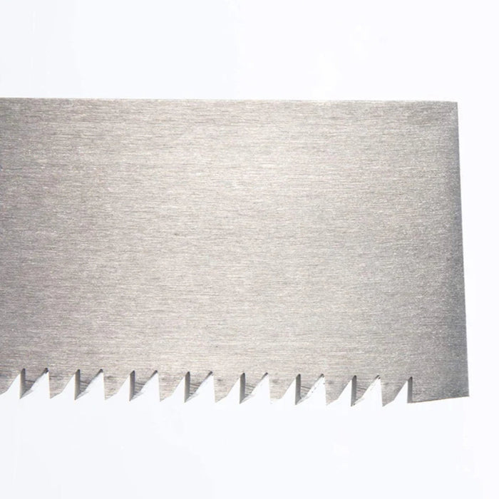 Close up of Kakuri Temagari metal blade with crosscut teeth